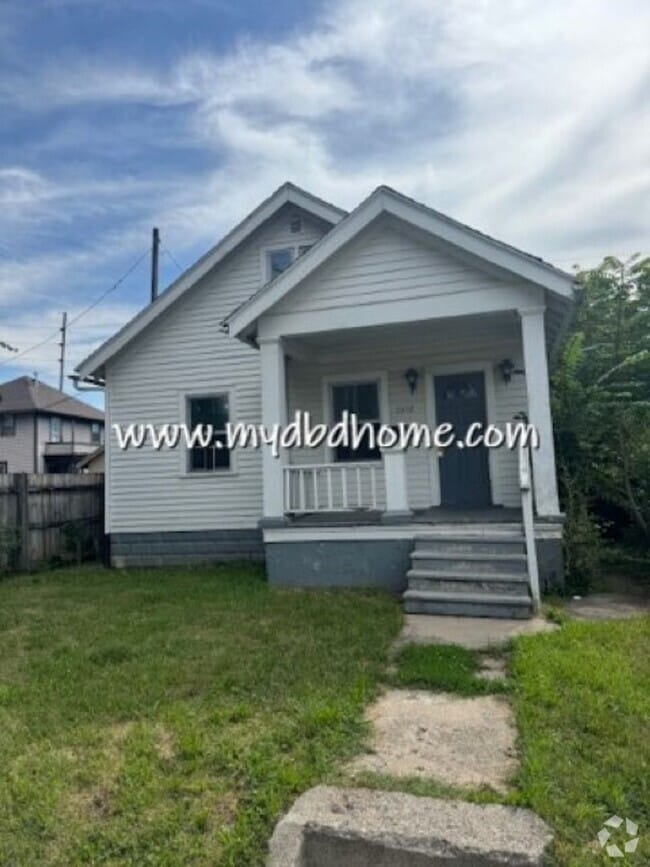 Building Photo - 2917 Monroe St