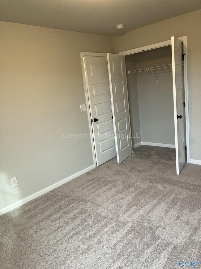 Foto del edificio - 126 Ocean Springs Ave