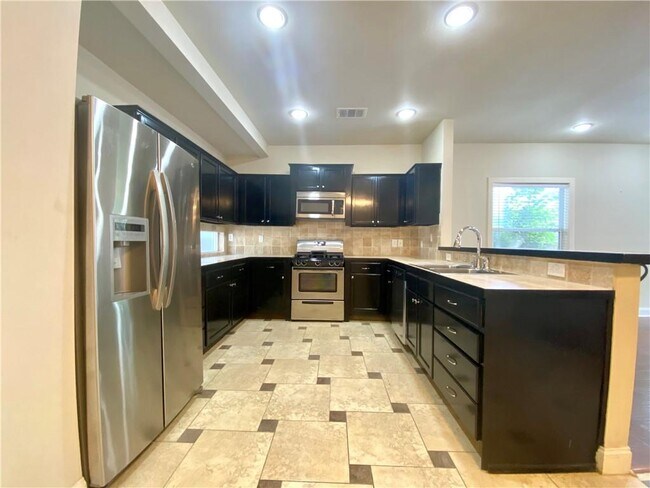 Foto del edificio - 2806 Harris Blvd
