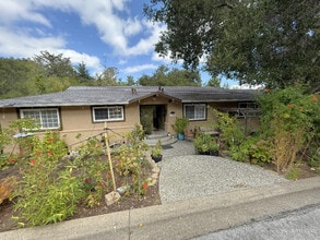 Building Photo - 150 Tiptoe Ln