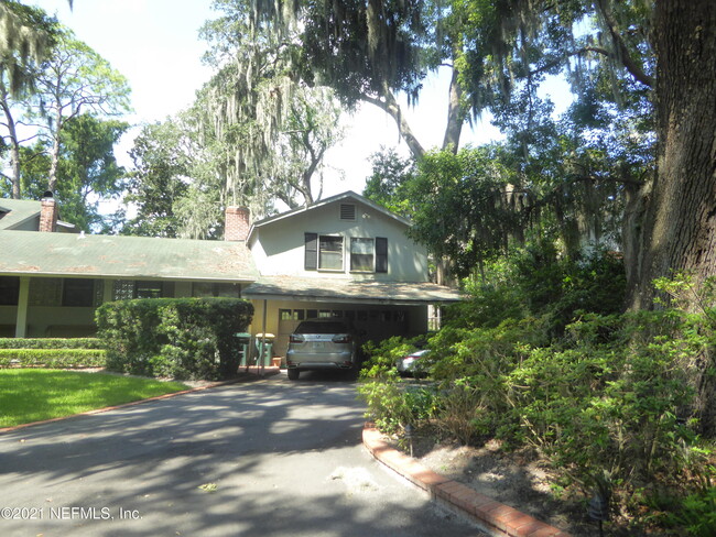 Foto del edificio - 6408 San Jose Blvd W