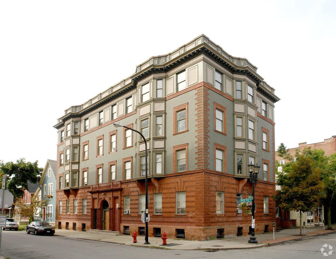 Primary Photo - 214 Allen St