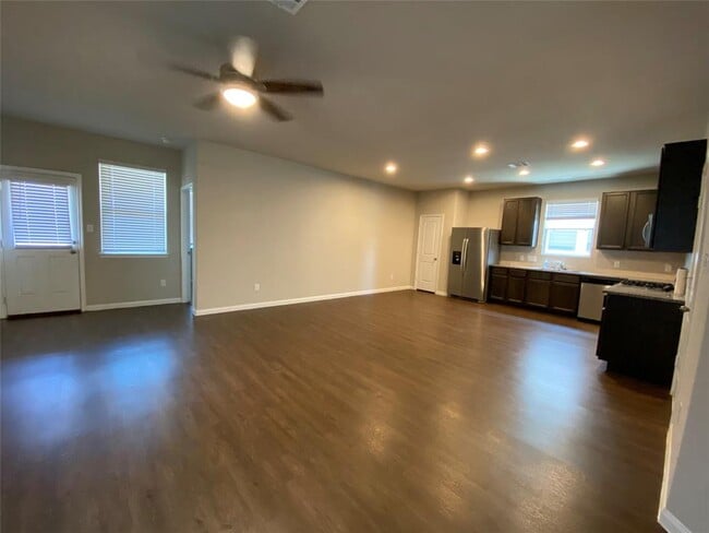 Foto del edificio - 2702 Hoffman Ln