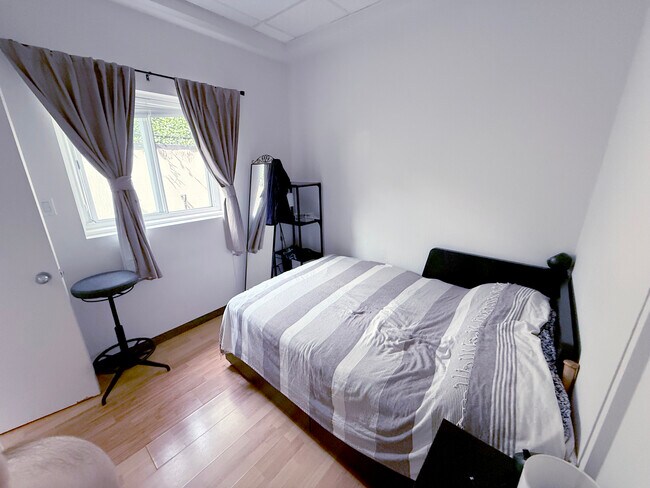 Photo du bâtiment - 1962 Gerrard St E