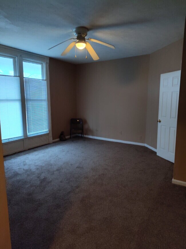 Building Photo - 1369 Catalpa St