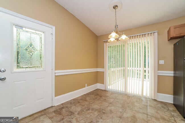 Foto del edificio - 1255 Bishop's Ln