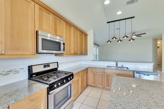 Foto del edificio - Amazing 4 bed, 2 bath home in North East Austin!