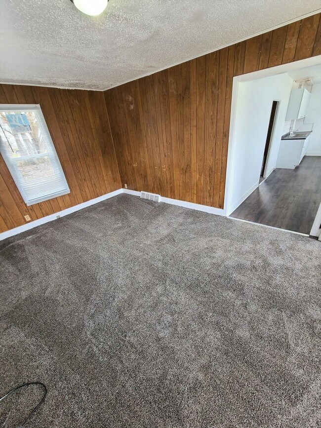 Foto del edificio - FOR RENT- 348 Lamont-** PETS OK **