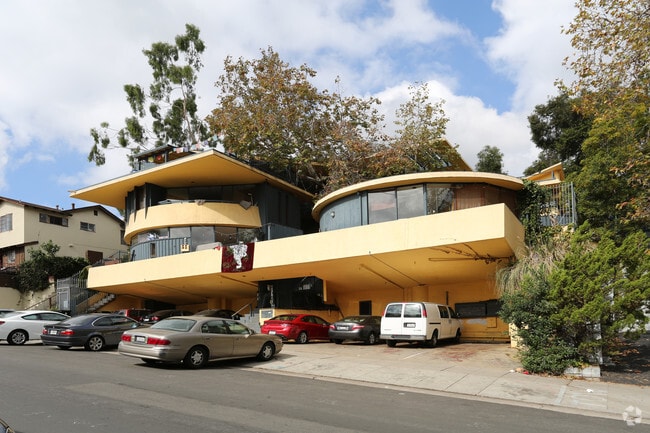 Building Photo - 10919 Strathmore Dr