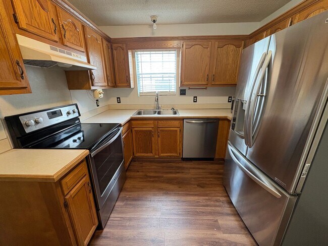 Foto del edificio - 2 Bed 2 Bath Condo Near Cherry Park