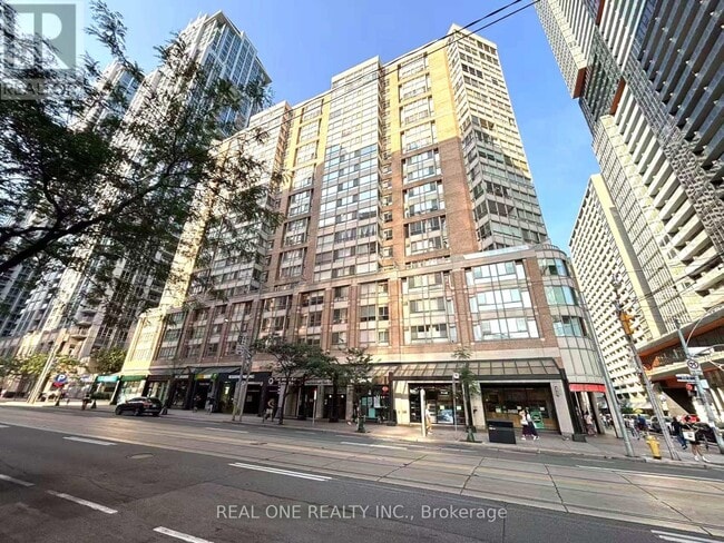 Building Photo - 711-1711 Bay St.