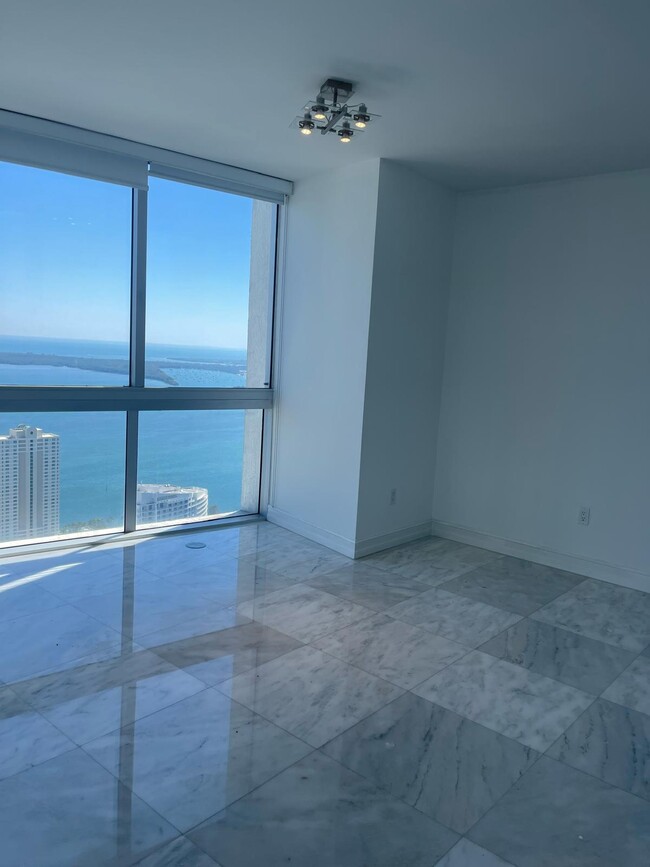 Foto del edificio - 495 Brickell Ave