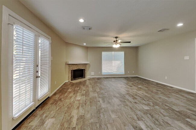 Foto del edificio - 3515 Timothy Ln