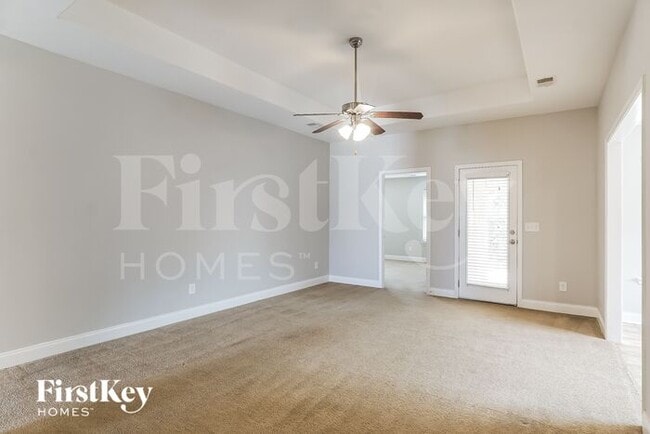 Foto del edificio - 221 Hillcrest Dr
