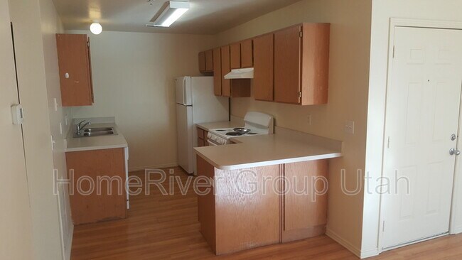 Foto del edificio - 4990 W 4850 S