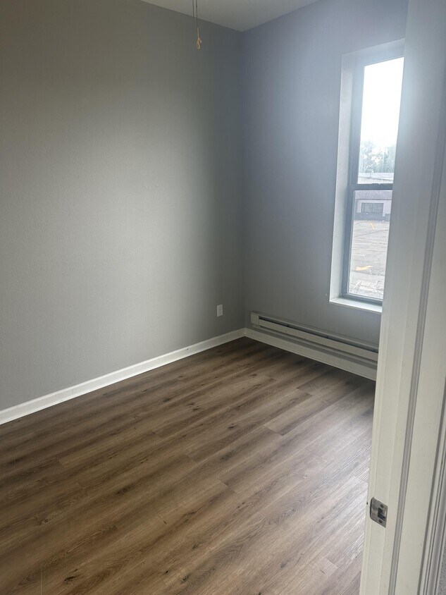 Foto del edificio - 110 S Webster Ave