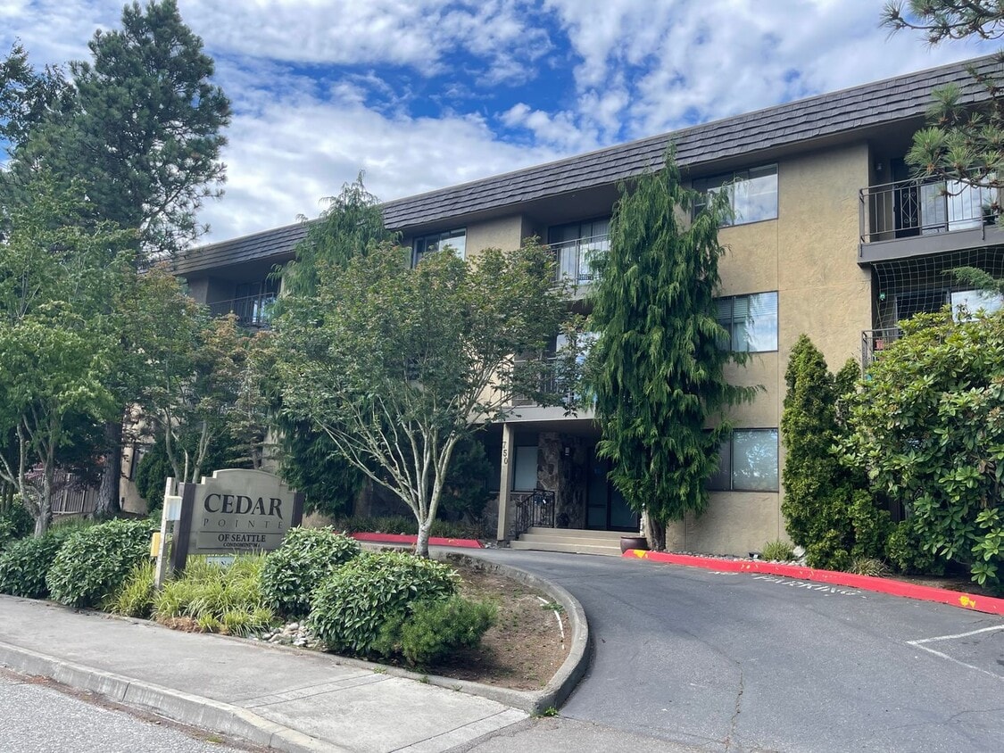Primary Photo - Spacious Condo in North Seattle!
