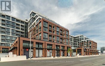 Building Photo - 858 Dupont St
