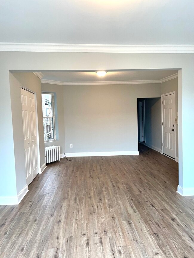 Building Photo - 3720 N Clark St