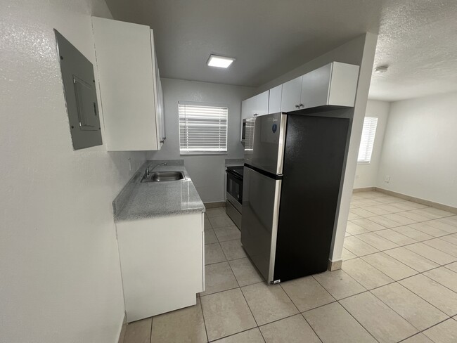 Building Photo - 2030 Apartments