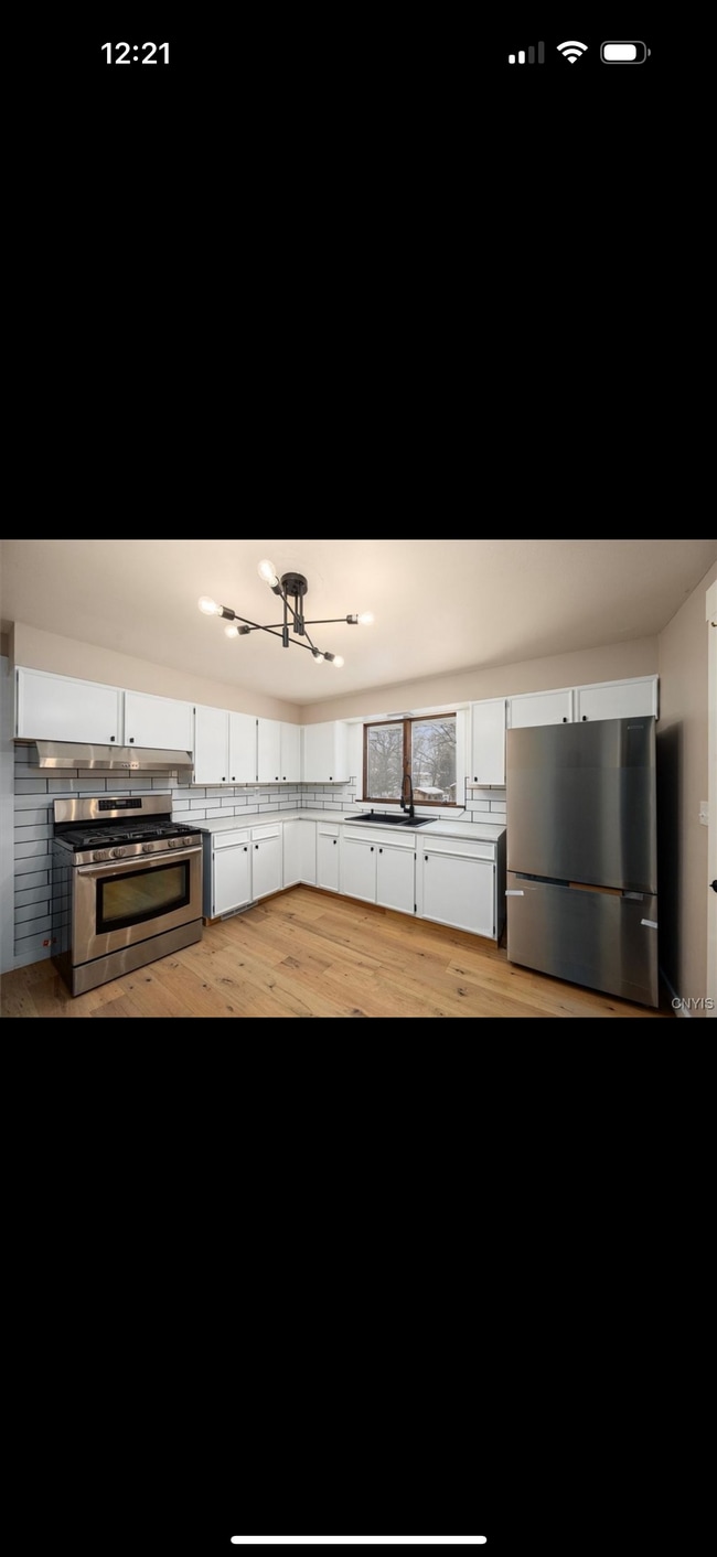 Building Photo - 301 Viking Pl