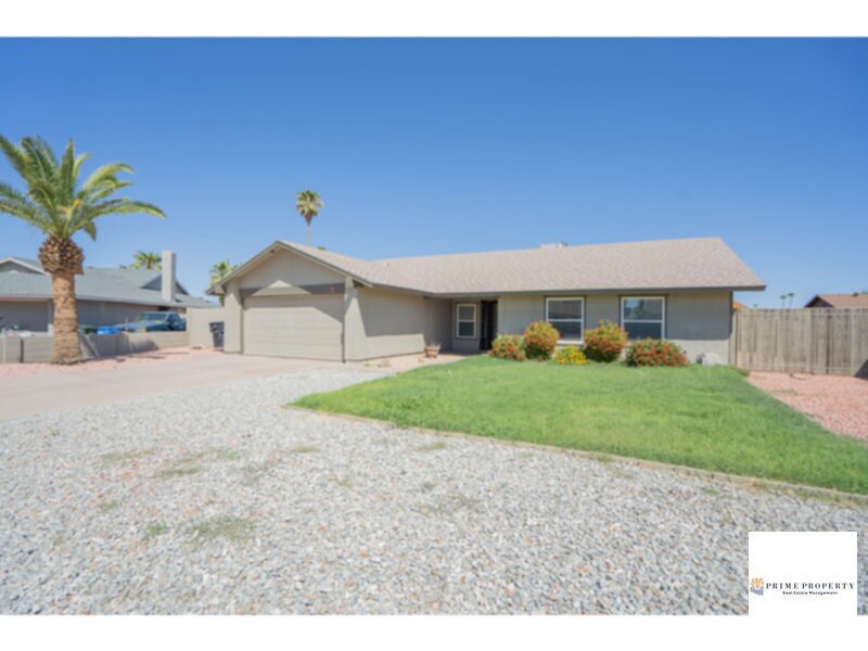 to this Delightful 3/2 Phoenix House!