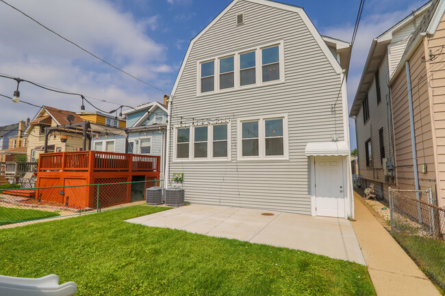 Building Photo - 5023 N Kolmar Ave
