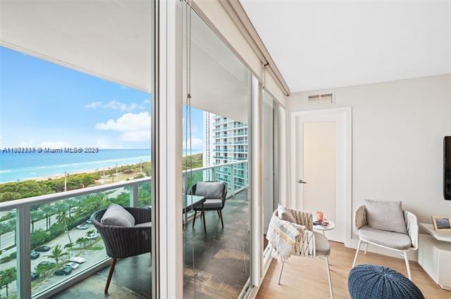 Foto del edificio - 100 Bayview Dr