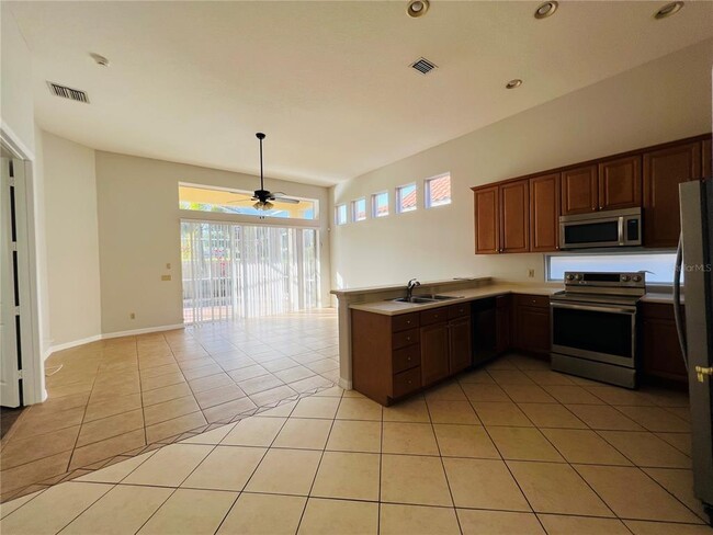 Foto del edificio - 8413 St Marino Blvd