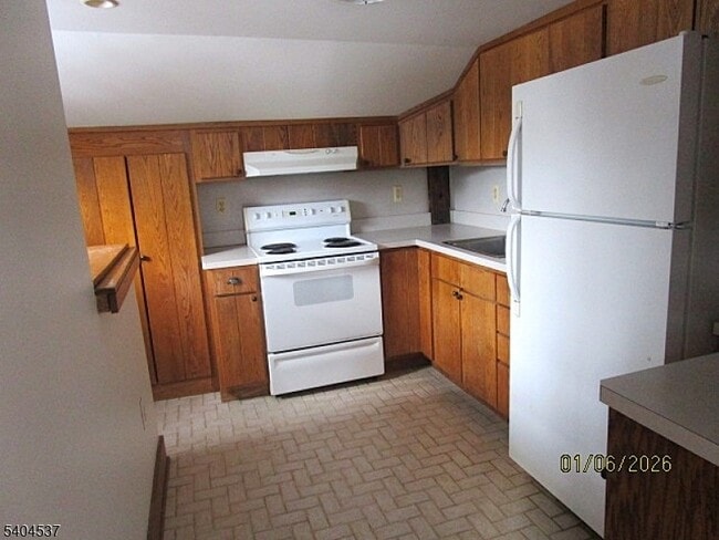 Building Photo - 955 Fairview Lake Rd