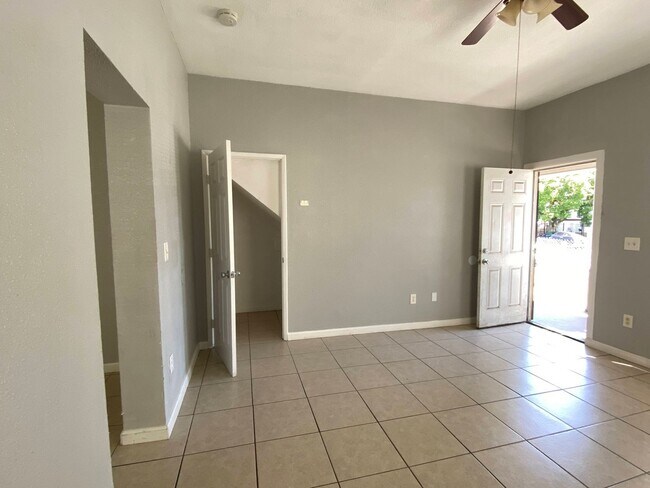 Foto del edificio - Studio Apartment in Downtown Stockton