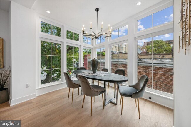 Foto del edificio - 1614 Kilbourne Pl NW