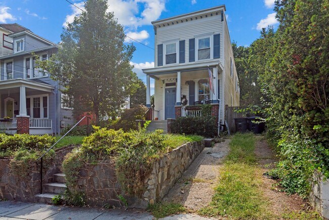 Building Photo - Available now! Recently Renovated // 4 Bed...