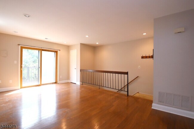 Foto del edificio - 1404 Normandy Ct