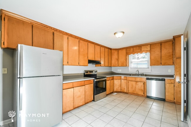 Building Photo - 4117 Oakridge Dr