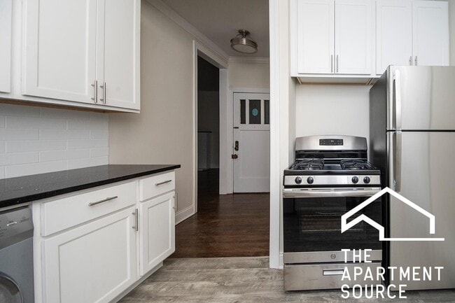 Building Photo - 1130 Maple Ave