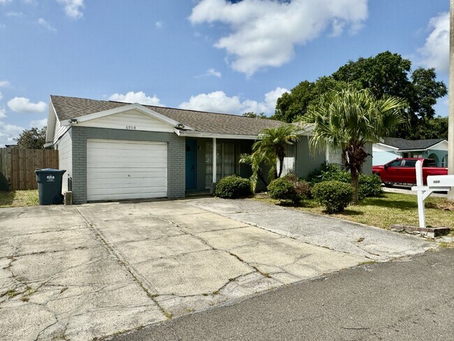 Foto del edificio - 6804 Middlewood Ct