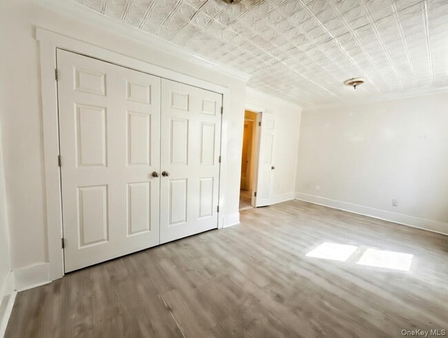 Foto del edificio - 611 St Lawrence Ave