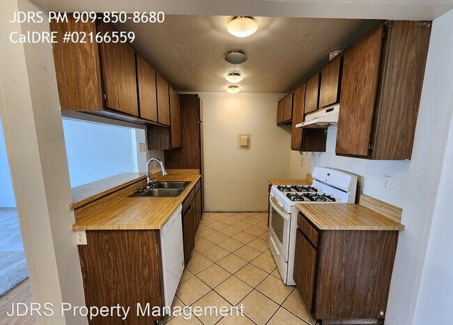 Building Photo - 1 br, 1 bath House - 6351 Riverside Drive #36