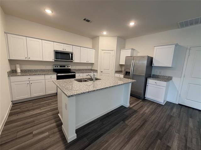 Building Photo - 609 Delaware Ave