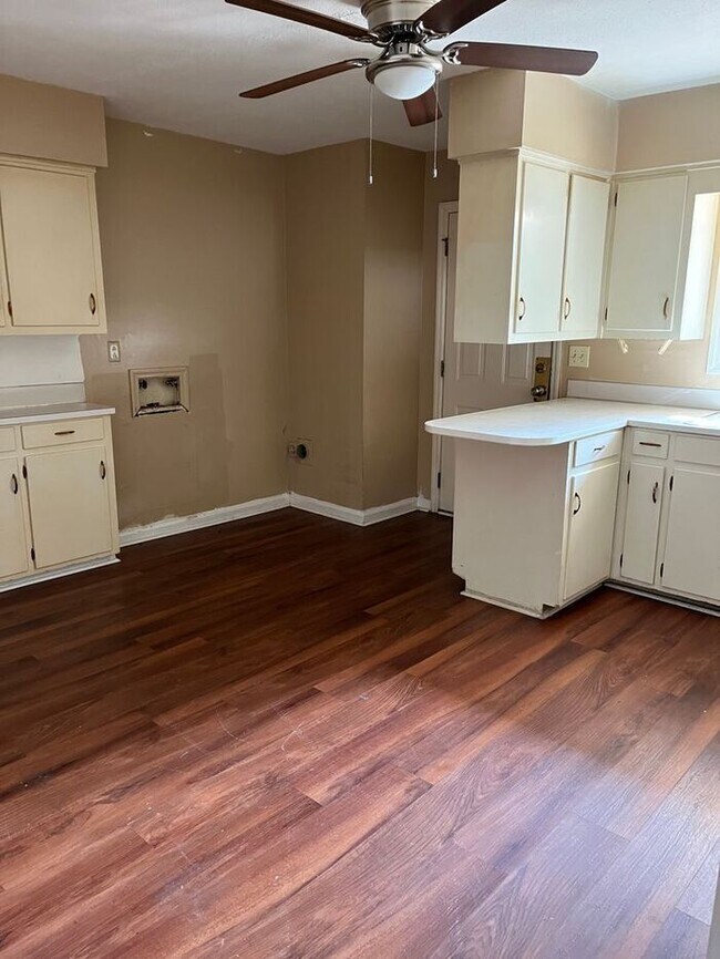 Foto del edificio - Duplex on a Great Street