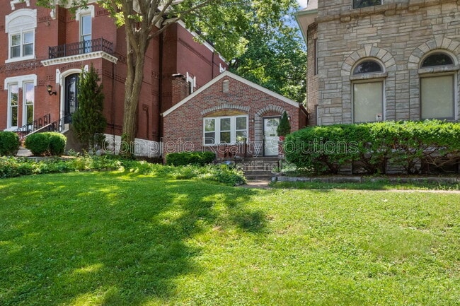 Foto del edificio - 2164 Lafayette Ave