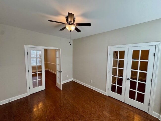 Building Photo - Great Clayton Location!