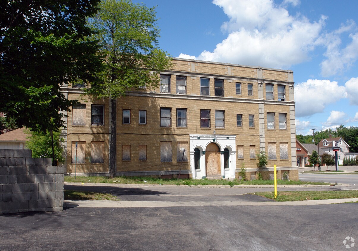 Building Photo - 6 Green St