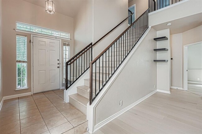 Building Photo - 2020 Nestlewood Dr