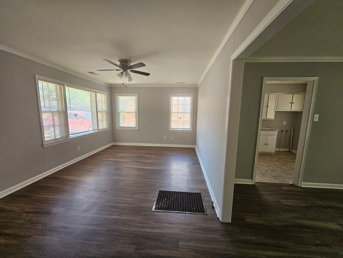 Foto principal - 3181 Radford Rd