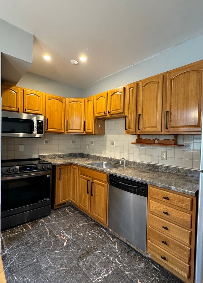 Photo - 5 Sutton St Apartment