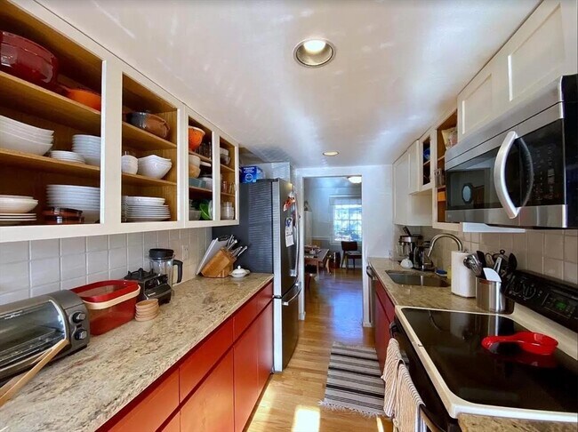 Building Photo - 2 Glenbrook Ln