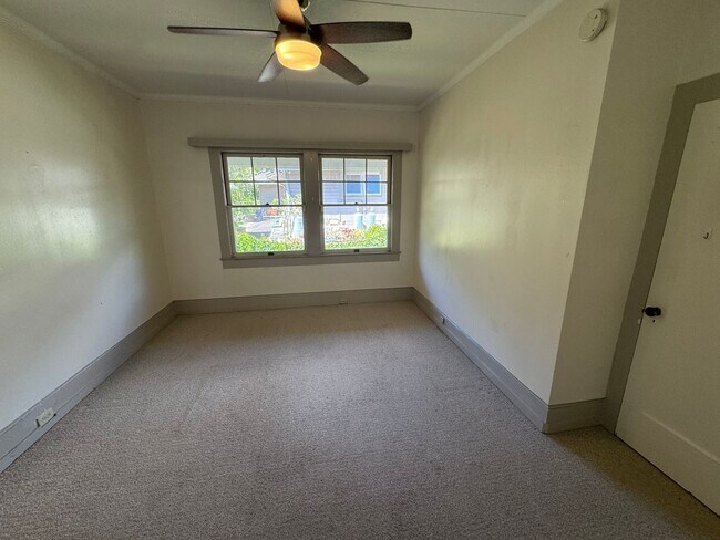 Foto del edificio - For Rent – 3BR/2BA Home + Detached Studio ...
