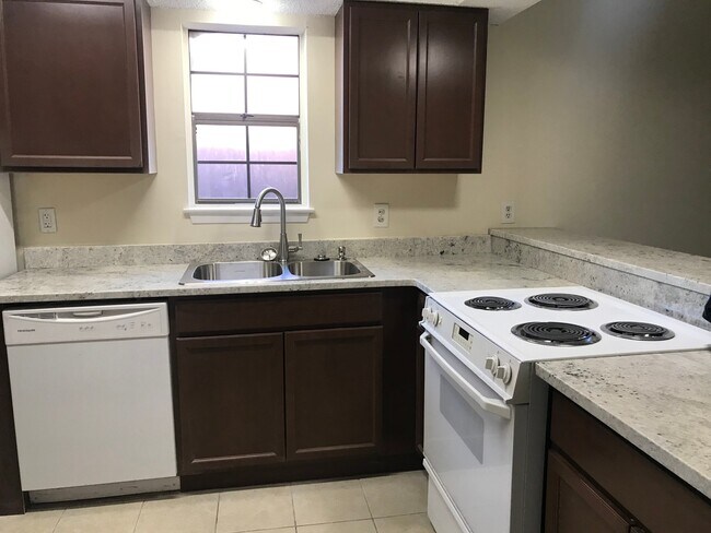 Building Photo - 339 Woodham Ct
